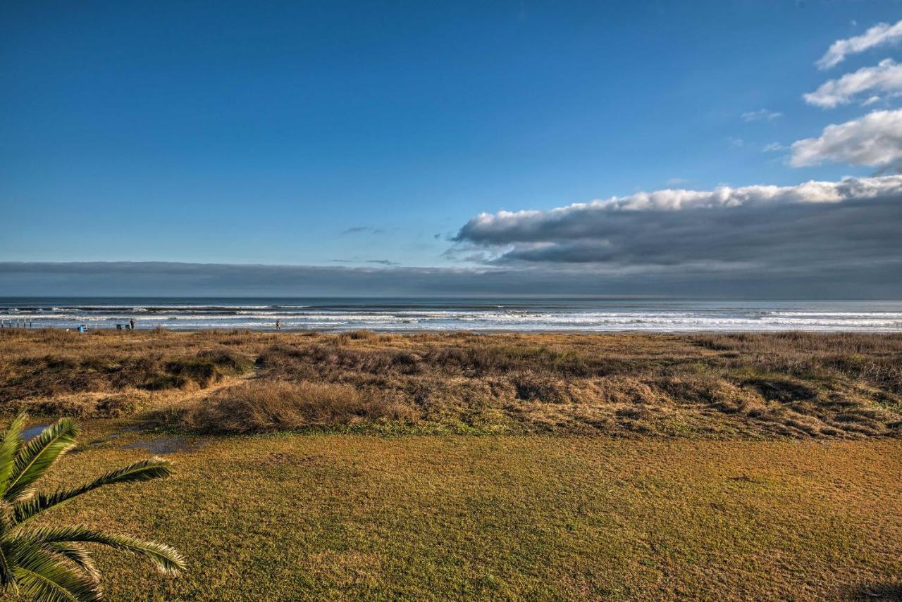 Galveston Beach House With Private Deck And Gulf Views Exteriör bild